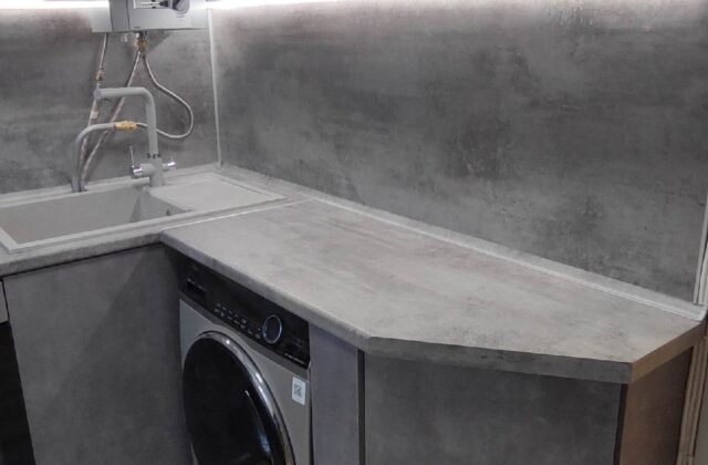 Небольшая кухня, но со всём необходимым