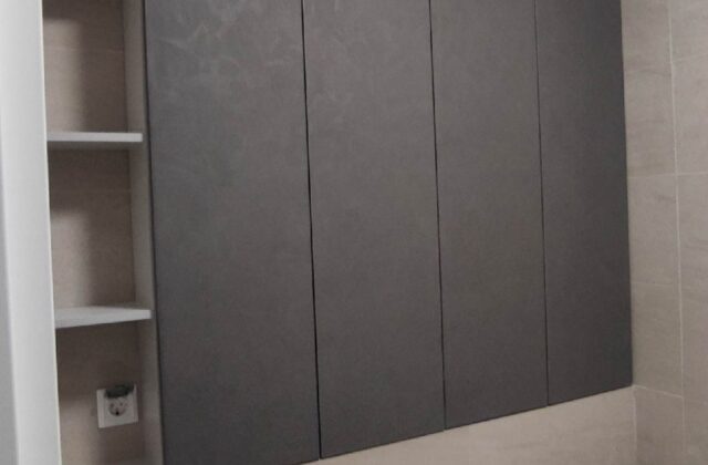 Пик. Ниша в сан узле.